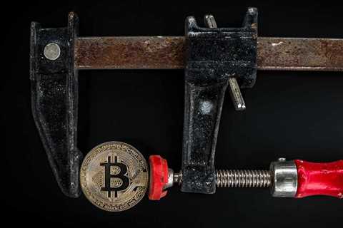 Crypto Market Plunges 10%, Liquidations Hit $19B As Donald Trump Announces 100% Tariffs On China