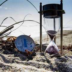 Bitcoin Rallies While S&P 500 Hits Four-Month Low